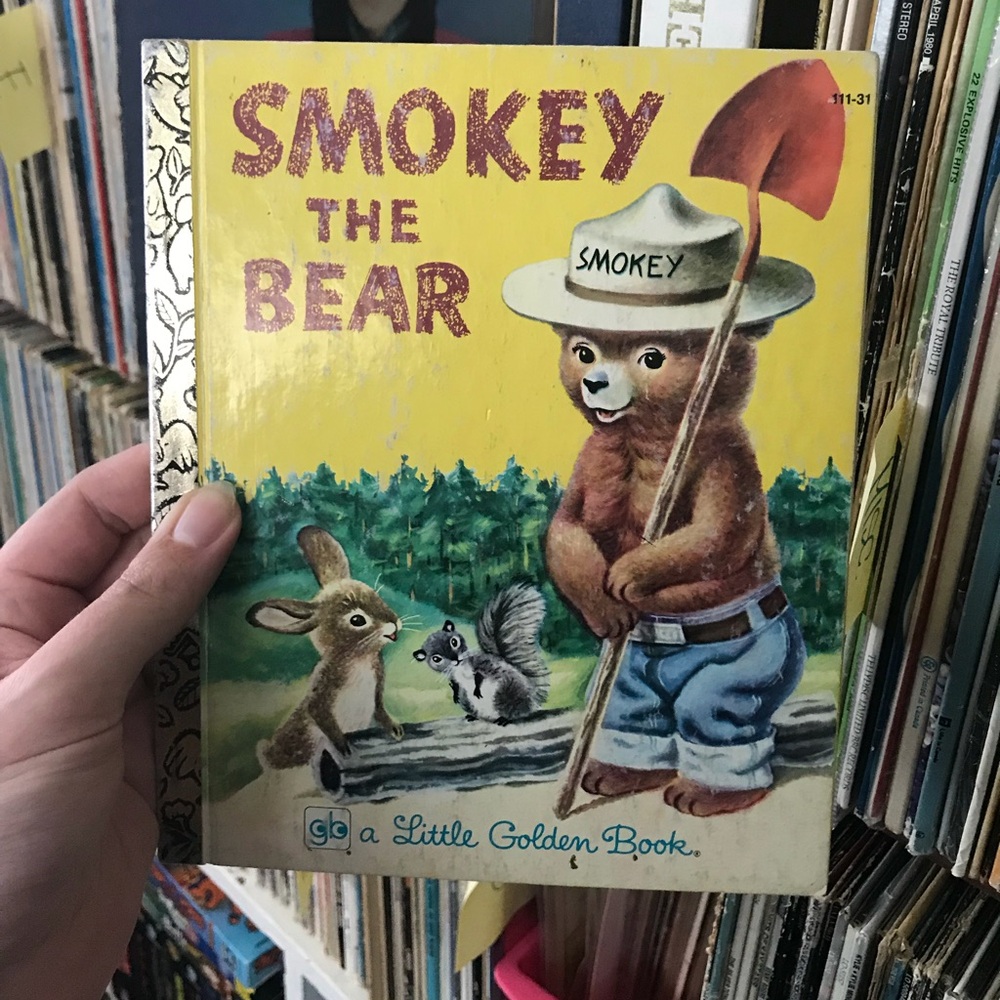 1981 A Little Golden B O O K- Smokey the B E A R